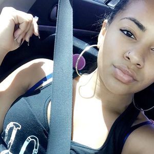 Meet your Posher, Dominike